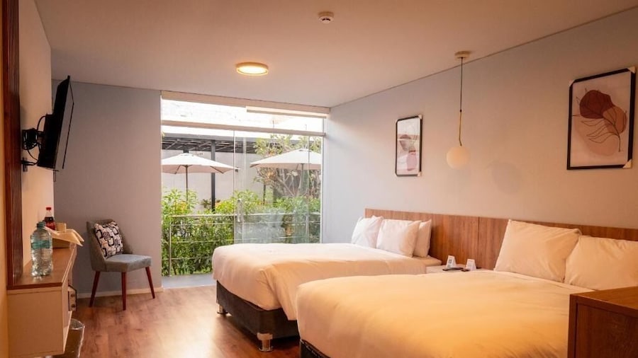 HUB HOTELS