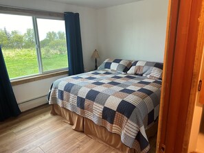 4 bedrooms, travel crib, free WiFi, bed sheets