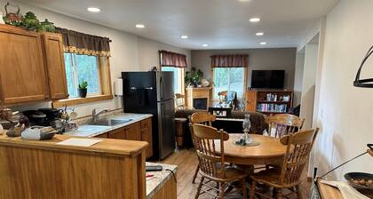 Misty Mountain View - Sterling Two Bedroom Apartment