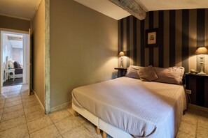 4 Schlafzimmer, Bügeleisen/Bügelbrett, WLAN, Bettwäsche