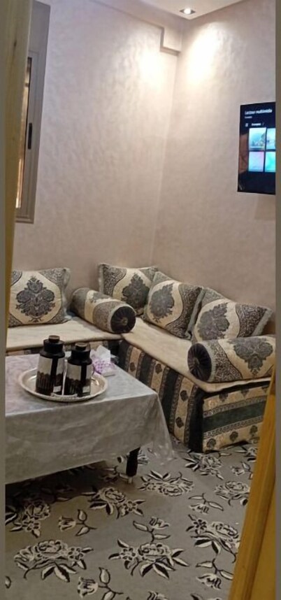 Charming 1-bedroom in soothing Agadir hosted by local familly