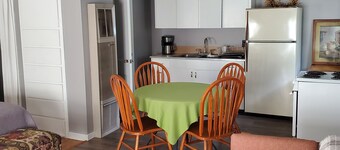 Charming 1-bedroom apt Buffalo WY, on creek, AC,  WiFi, & 1 block from downtown.