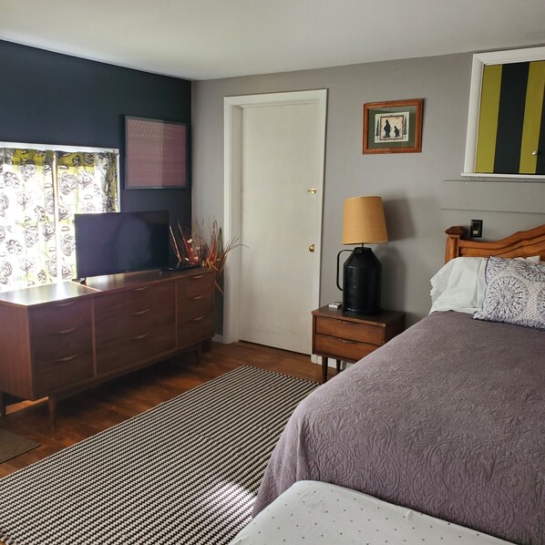 1 slaapkamer, een strijkplank/strijkijzer, wifi, beddengoed