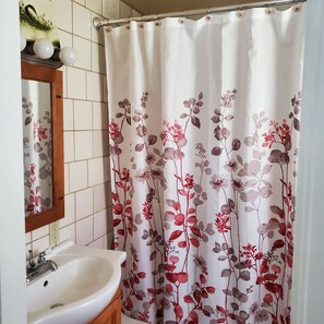 Hårtørrer, håndklæder, Sæbe, Toiletpapir