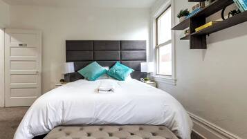 2 bedrooms, desk, free WiFi, bed sheets