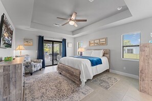 3 makuuhuonetta, työpöytä, silitysrauta/-lauta, ilmainen Wi-Fi