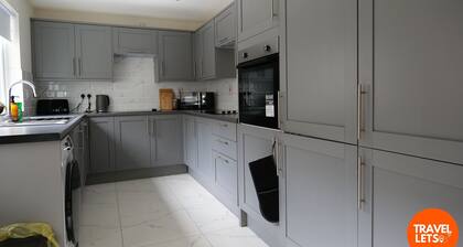 Derry City, Northern Ireland - Waterside Rooms (Room 2)