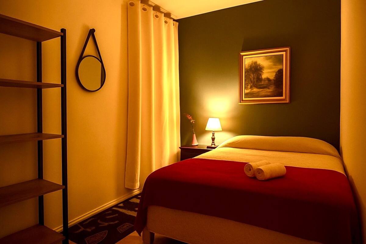 Kamar Double Klasik | Meja kerja, ruang kerja ramah laptop, dan Wi-Fi gratis