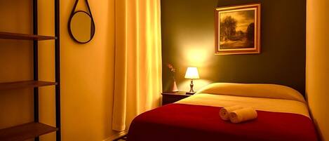 Desk, laptop workspace, free WiFi