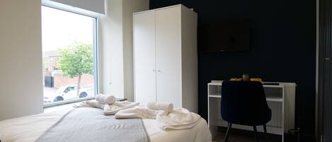 1 bedroom, WiFi, bed sheets