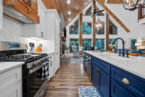 Fridge, microwave, oven, stovetop - Romantic Luxury Farmhouse, Oversized decks, bed swing, hot tub,overlooking creek (Broken Bow)