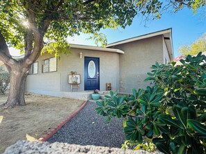 Exterior - Terrific, CLEAN 4-bedroom house in Thatcher with WiFi, AC (Thatcher)