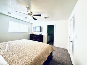 4 多间卧室、熨斗/熨衣板、WiFi、床单
