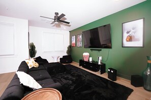 Smart TV, stereo
