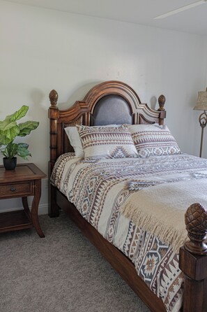 3 多间卧室、熨斗/熨衣板、WiFi、床单