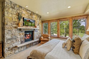 5 makuuhuonetta, ilmainen Wi-Fi, vuodevaatteet