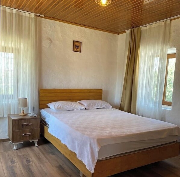 Standard Room | Free WiFi - Konak Assos Pansiyon  (Ayvacik)