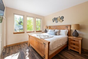 2 chambres, fer et planche à repasser, lit parapluie, Wi-Fi gratuit