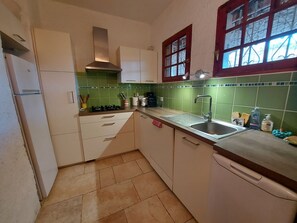 Fridge, microwave, oven, stovetop - Apartment for 5 with garden in Argelès-sur-Mer (Argelès-sur-Mer)