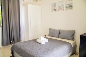 1 bedroom, in-room safe, free WiFi, bed sheets