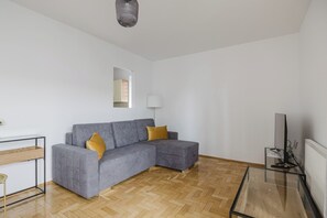 Fernseher, Tischtennisplatte