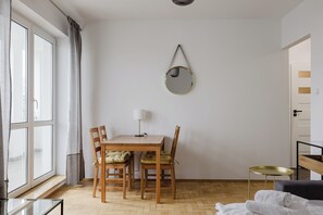 Dining - Katowicka Comfort Apartment (Poznań)