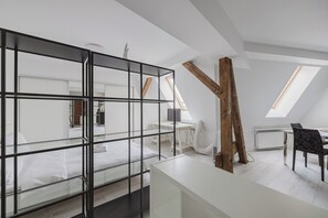 Strykejern/-brett og sengetøy