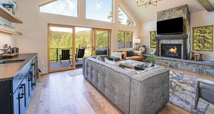 New! Luxury 4-level home with ski-in/ ski-out access and hot tub