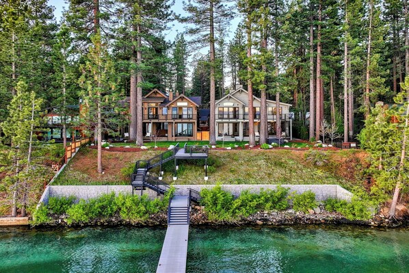 Exterior - Lakefront South Lake Tahoe Luxury Villa LUXE03 (South Lake Tahoe)