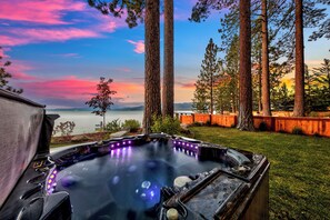 Outdoor spa tub