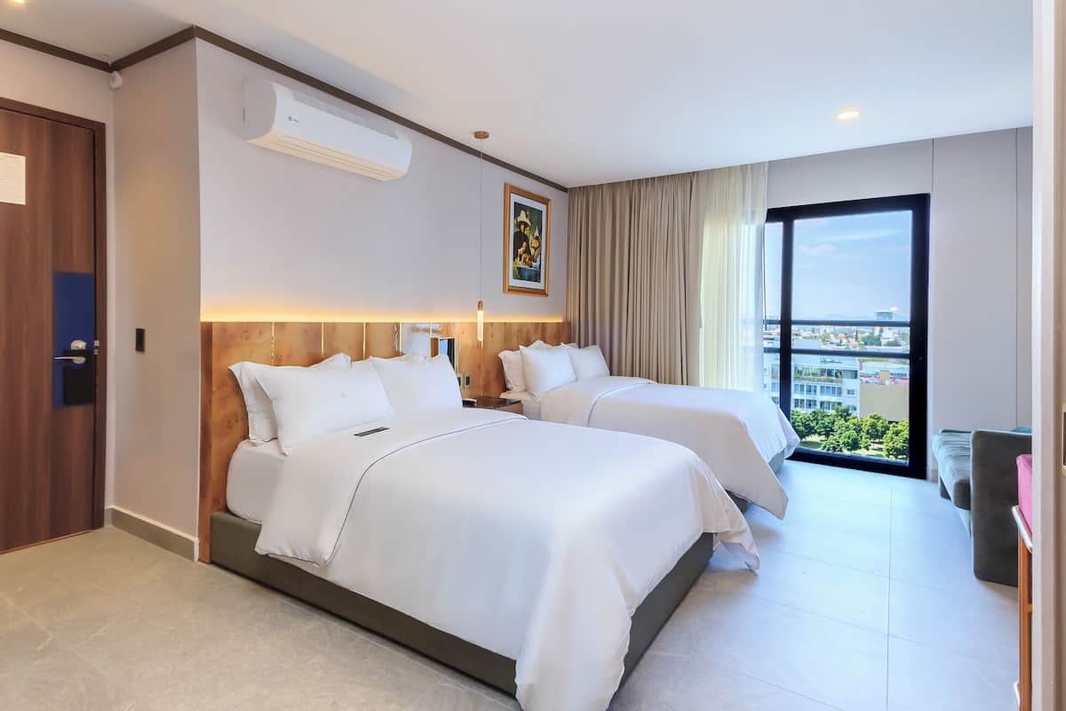 Deluxe Double Room, City View | Premium bedding, down comforters, pillowtop beds, minibar
