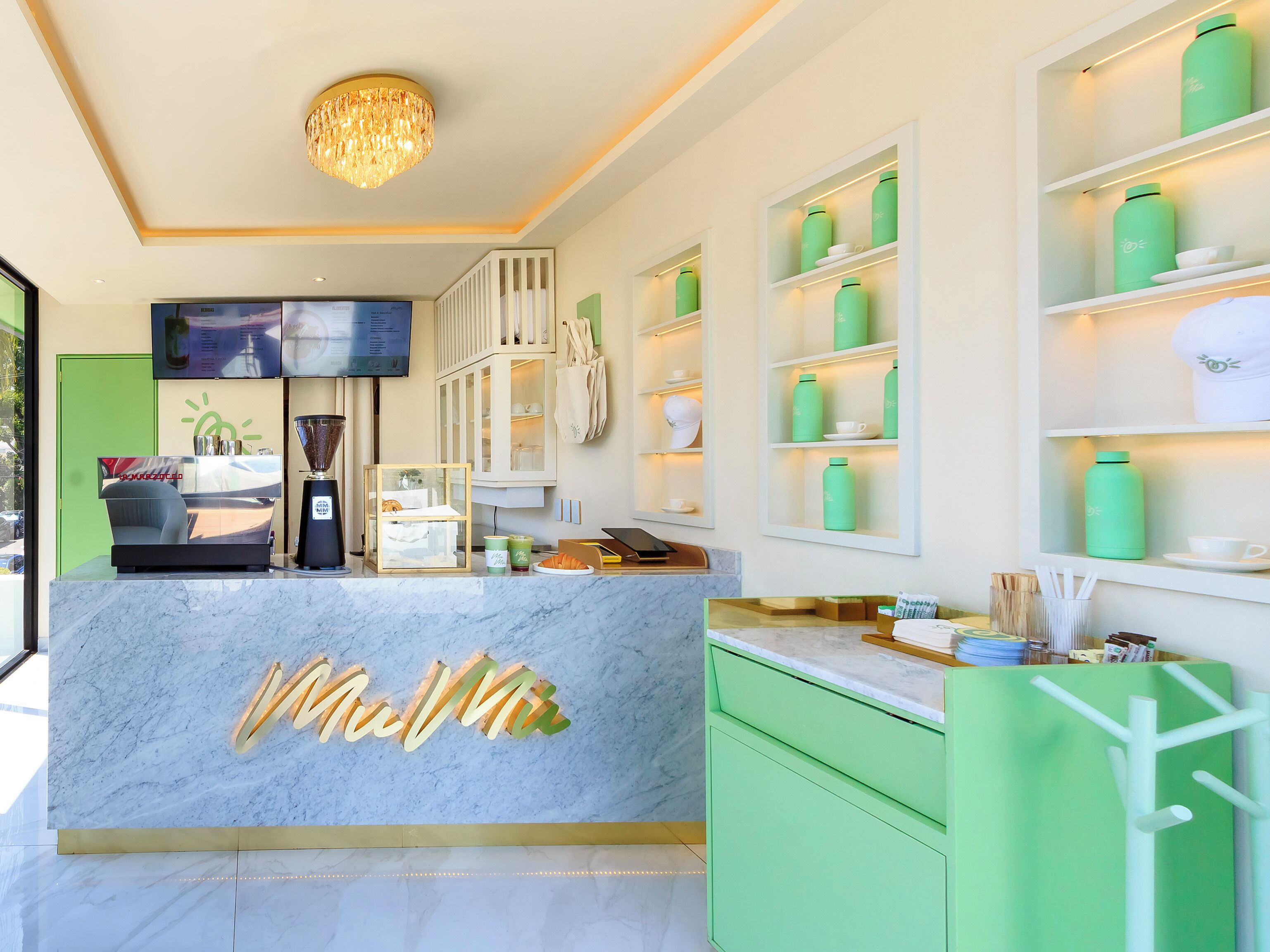 Desayuno a la carta todos los días (con cargo)