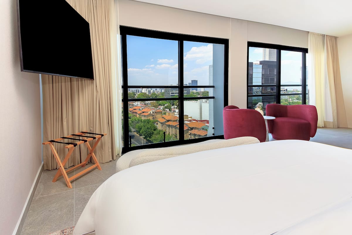 Junior Room, City View | Premium bedding, down comforters, pillowtop beds, minibar