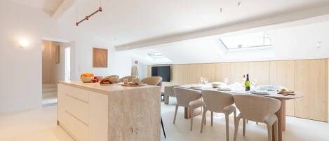 تناول الطعام