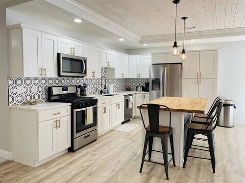 4 bedroom North Port w/ Hot Tub