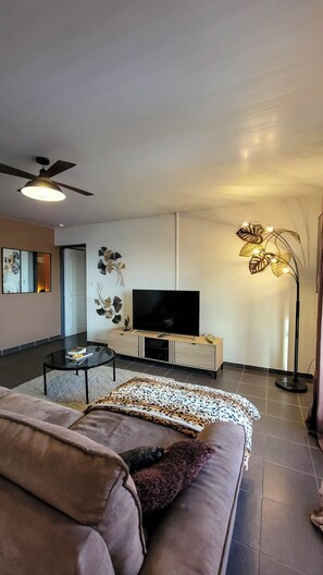 Kondominium Comfort, pemandangan kota | Area keluarga