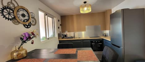 Comfort-Apartment, Stadtblick | Eigene Kochnische
