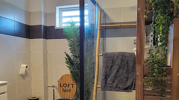 Comfort Condo, City View | Bathroom | Shower, free toiletries, towels, soap