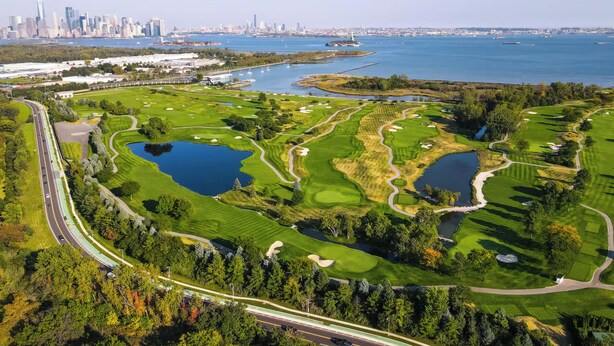 Golf - Luxury Townhome Steps to Train (Jersey City)