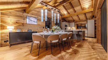Luxury Chalet, Park View | In-room dining