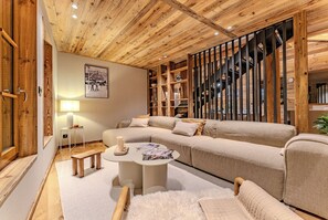 Luxury Chalet, Park View | Living room | 34-inch LED TV with digital channels - Le M Chalet (Megève)