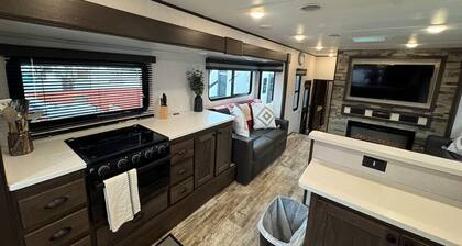 45' 5th Wheel Retreat