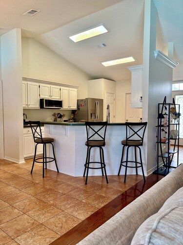 Private Pool-Fish Cleaning Station- Convenient Location to the Beaches