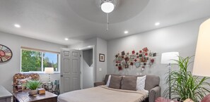 3 chambres, fer et planche à repasser, Wi-Fi gratuit, draps fournis