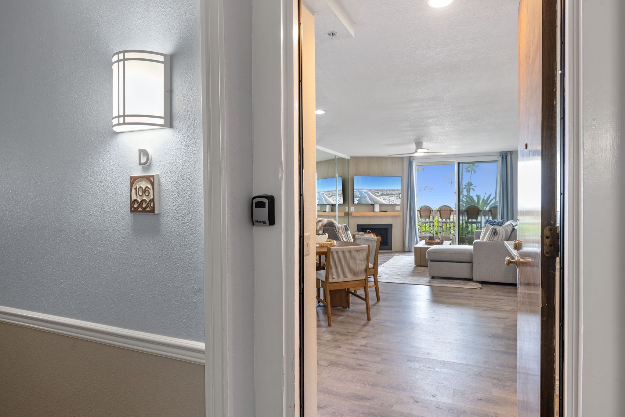 Smart TV, lareira, DVD player, pebolim