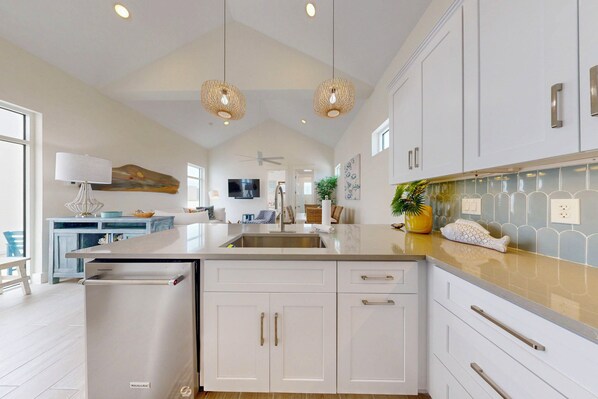 Fridge, microwave, stovetop, dishwasher