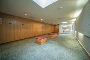 Exterior - Saints John 2531 (Keystone)