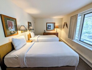 Exterior - Saints John 2531 (Keystone)