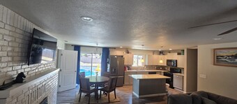 Pool house near Red Bluff fairgrounds with AC, WiFi, RV, boat parking