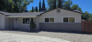 Exterior -  Pool house near  Red Bluff fairgrounds with AC, WiFi, RV, boat parking  (Red Bluff)